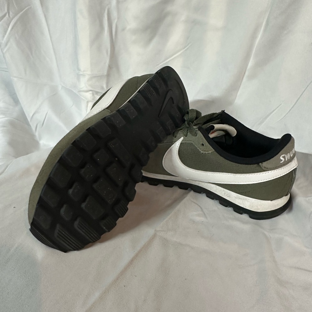 Nike Women’s Green and White Sneakers - Picture 3 of 4